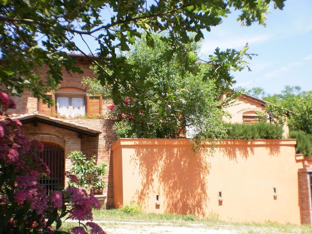 Agriturismo Poggio Al Tesoro Crespina Chambre photo