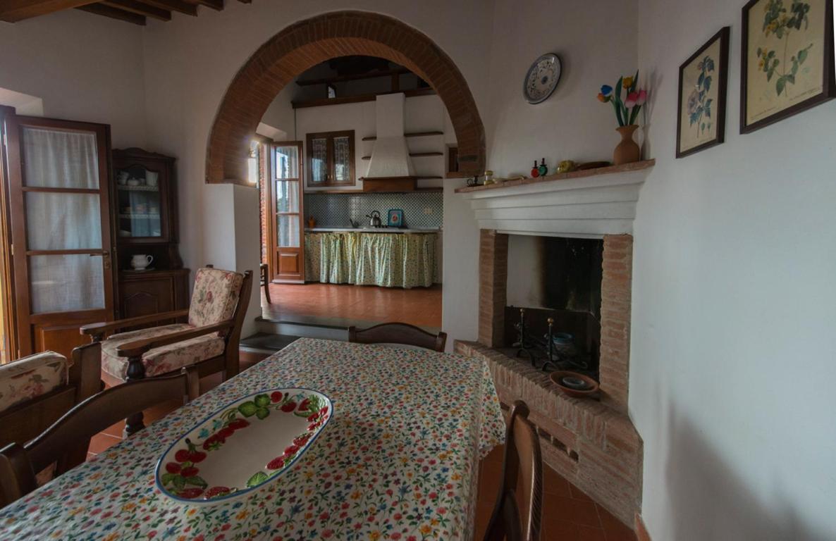 Agriturismo Poggio Al Tesoro Crespina Extérieur photo